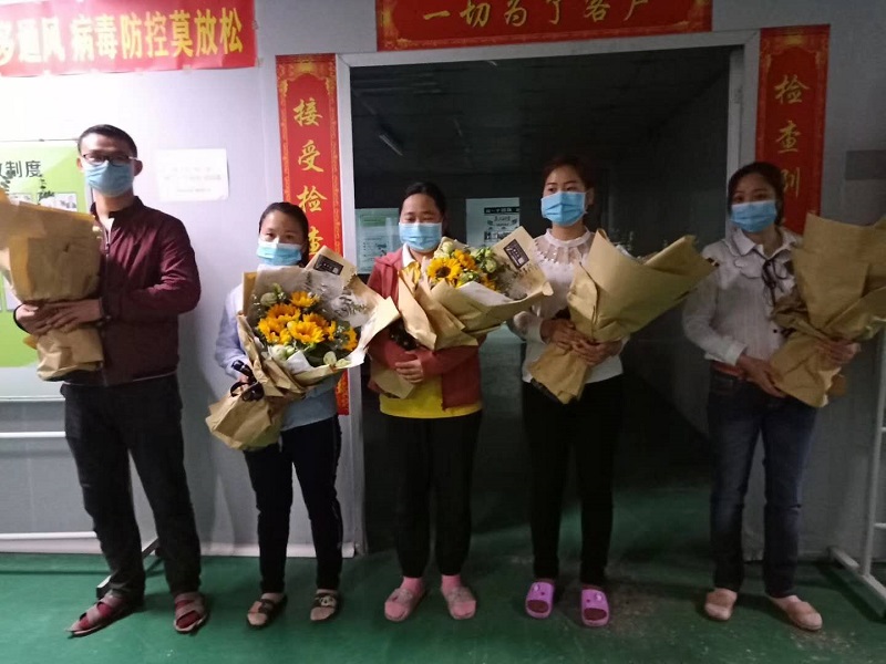 Colegas de Hubei retornam ao trabalho